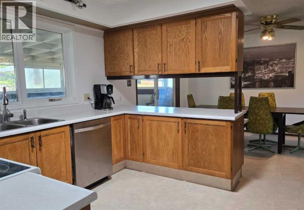 3002 225 Street, Bellevue, Alberta  T0K 0C0 - Photo 3 - A2264792