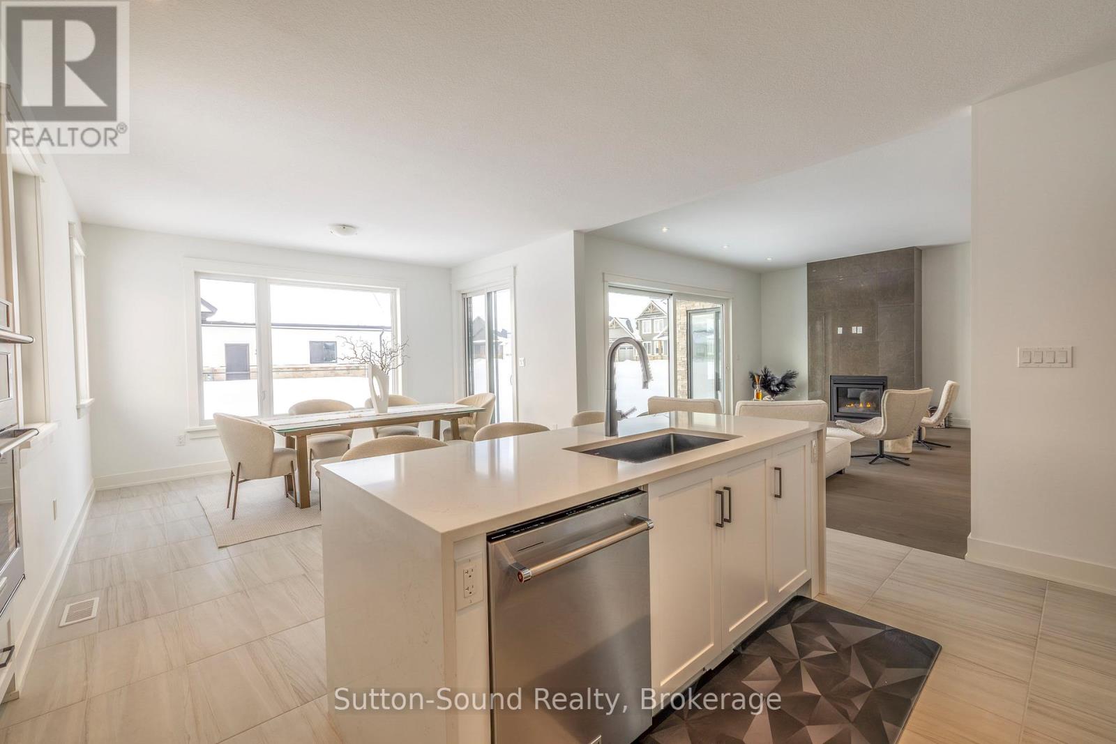 116 Laurens Lane, Georgian Bluffs, Ontario  N0H 1S0 - Photo 15 - X12811350