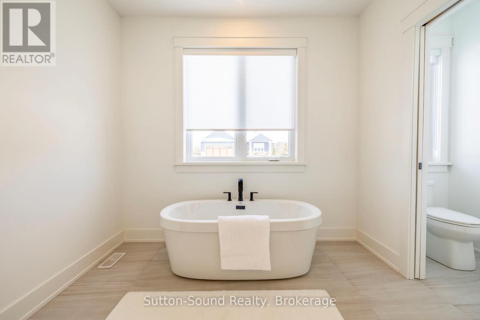 116 Laurens Lane, Georgian Bluffs, Ontario  N0H 1S0 - Photo 22 - X12811350