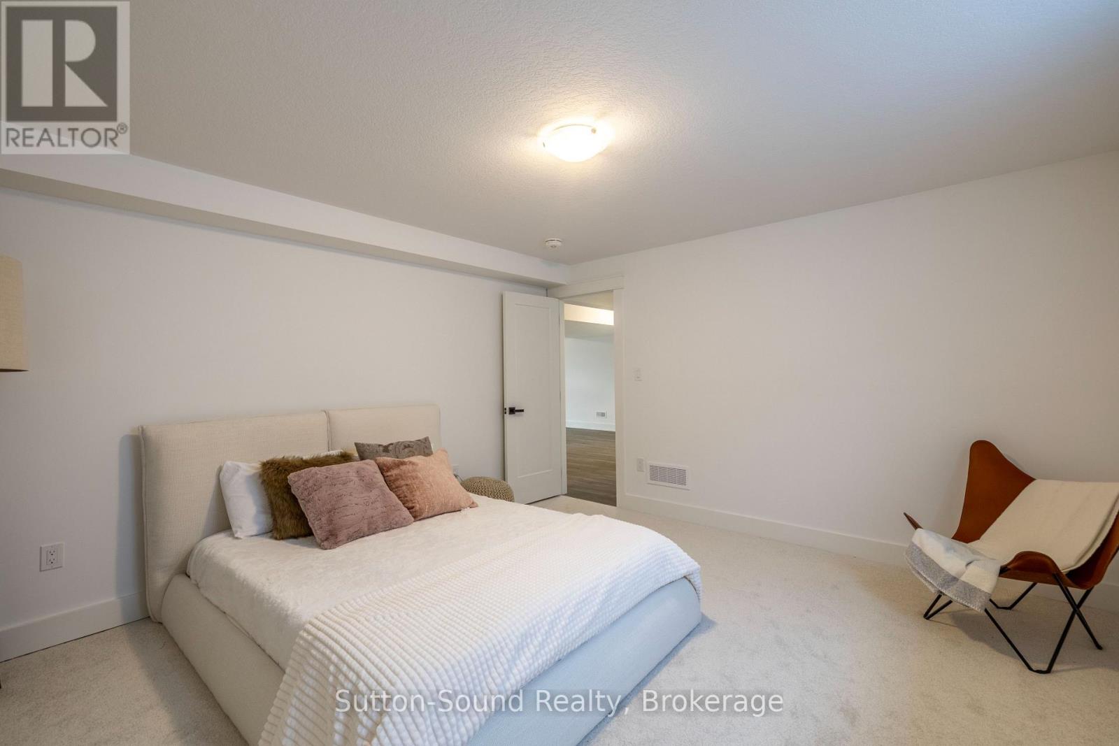 116 Laurens Lane, Georgian Bluffs, Ontario  N0H 1S0 - Photo 31 - X12811350