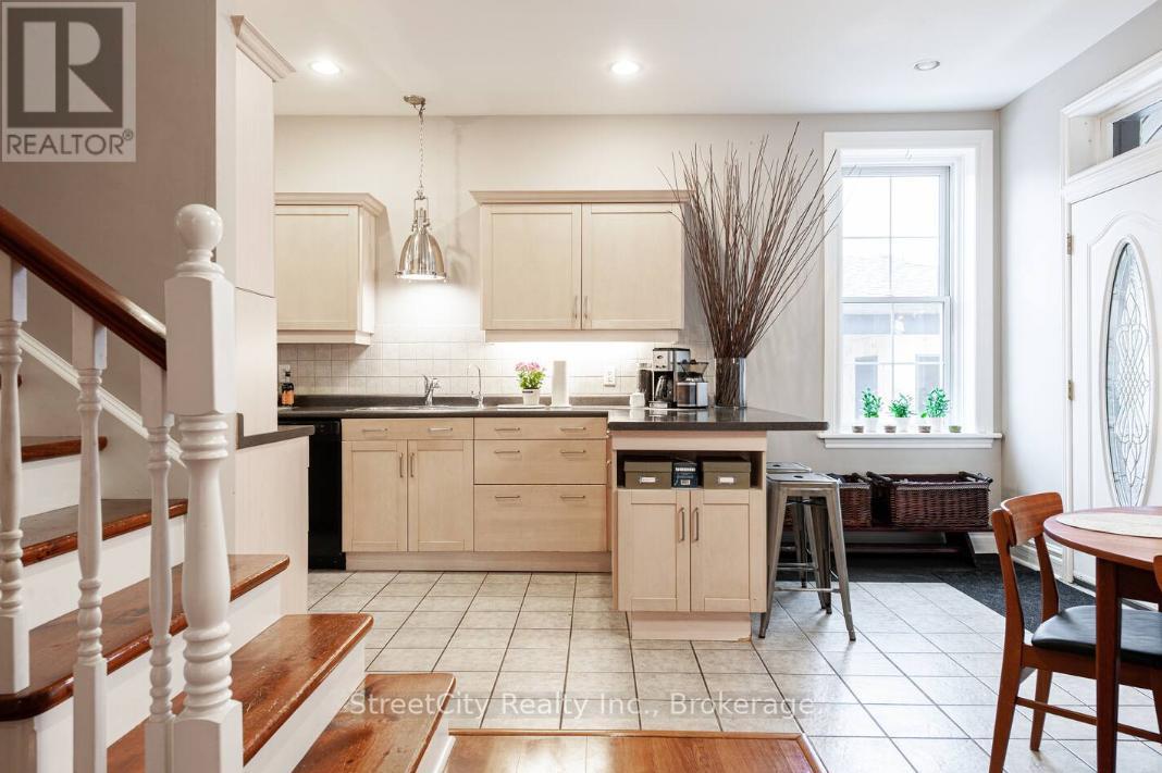 184 Brunswick Street, Stratford, Ontario  N5A 3M3 - Photo 8 - X12811482