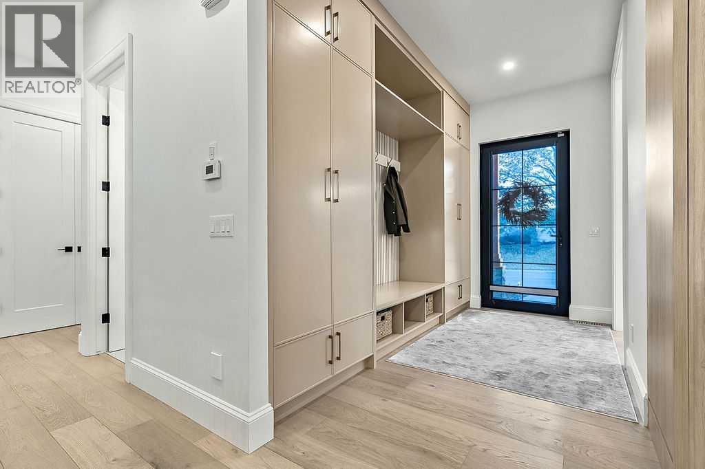 56 Lissington Drive Sw, Calgary, Alberta  T3E 5E3 - Photo 2 - A2279175