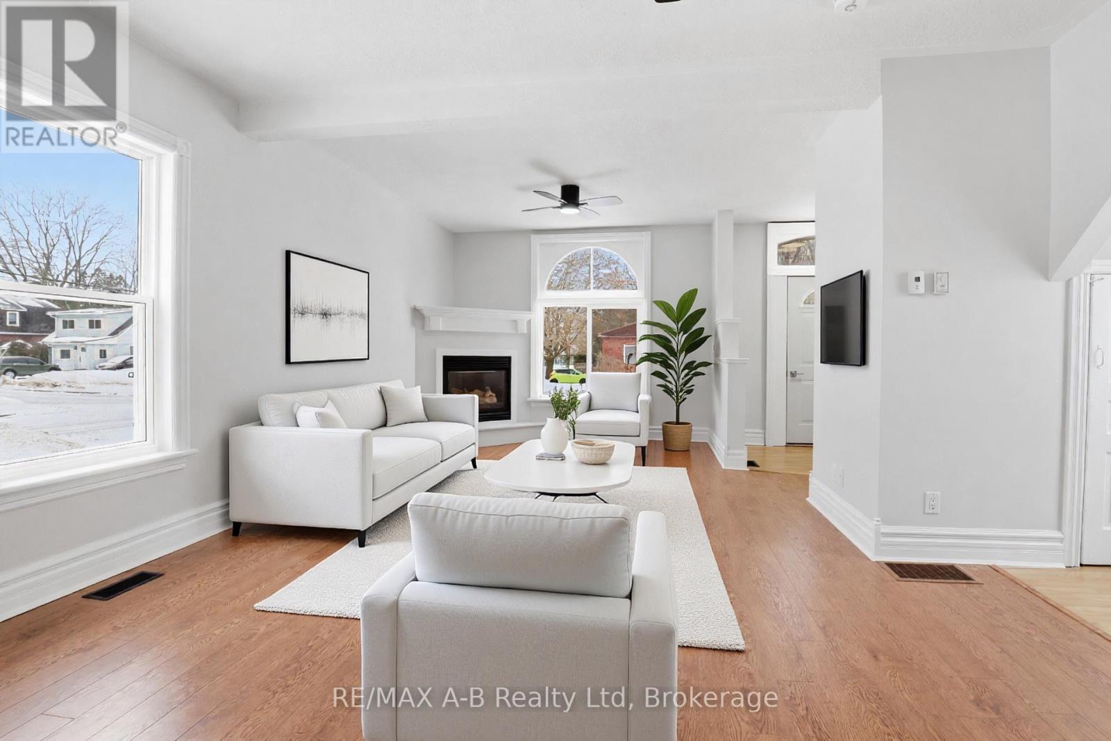 307 Nelson Street, Stratford, Ontario  N5A 2K5 - Photo 5 - X12811596