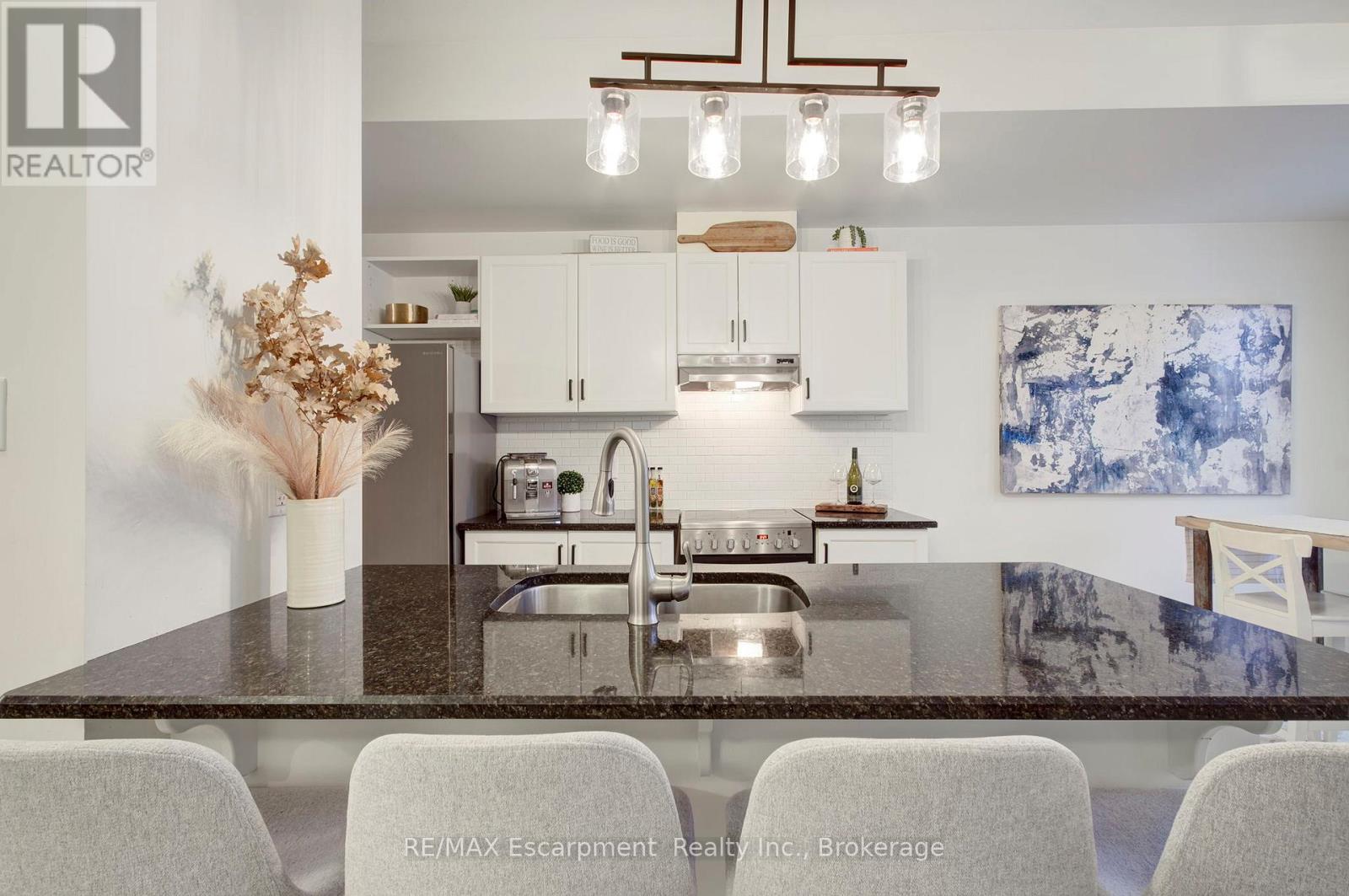 46 - 70 Plains Road W, Burlington, Ontario  L7T 1E8 - Photo 11 - W12811560