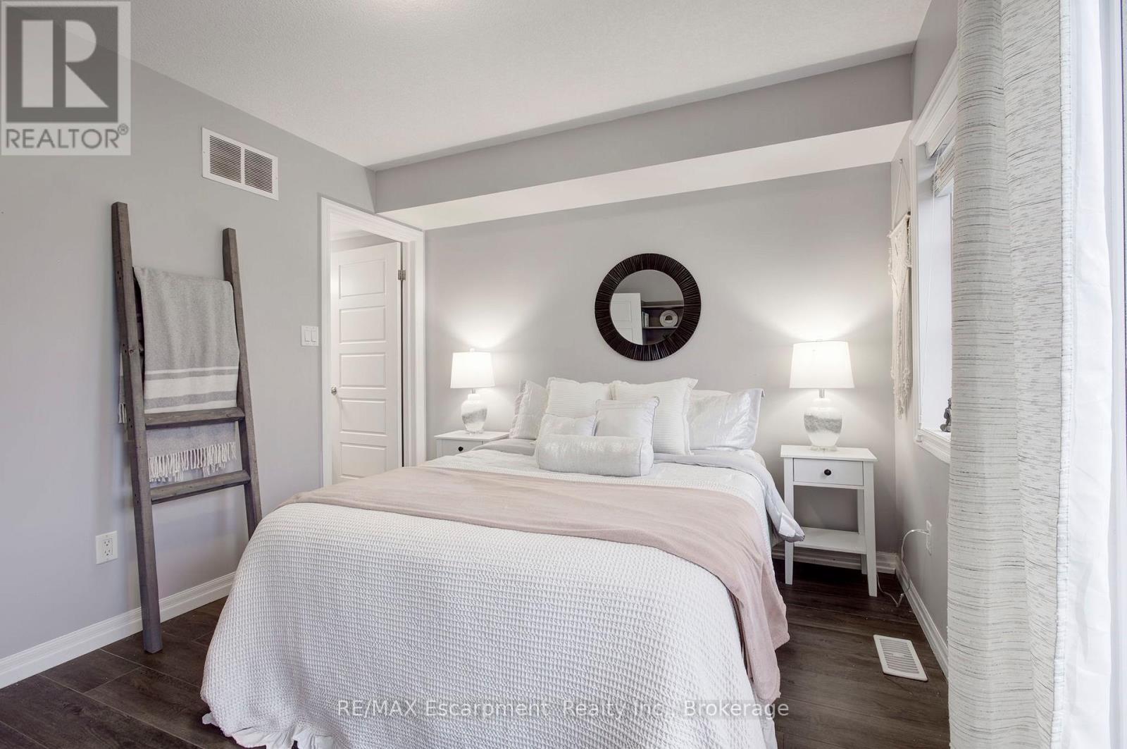 46 - 70 Plains Road W, Burlington, Ontario  L7T 1E8 - Photo 28 - W12811560