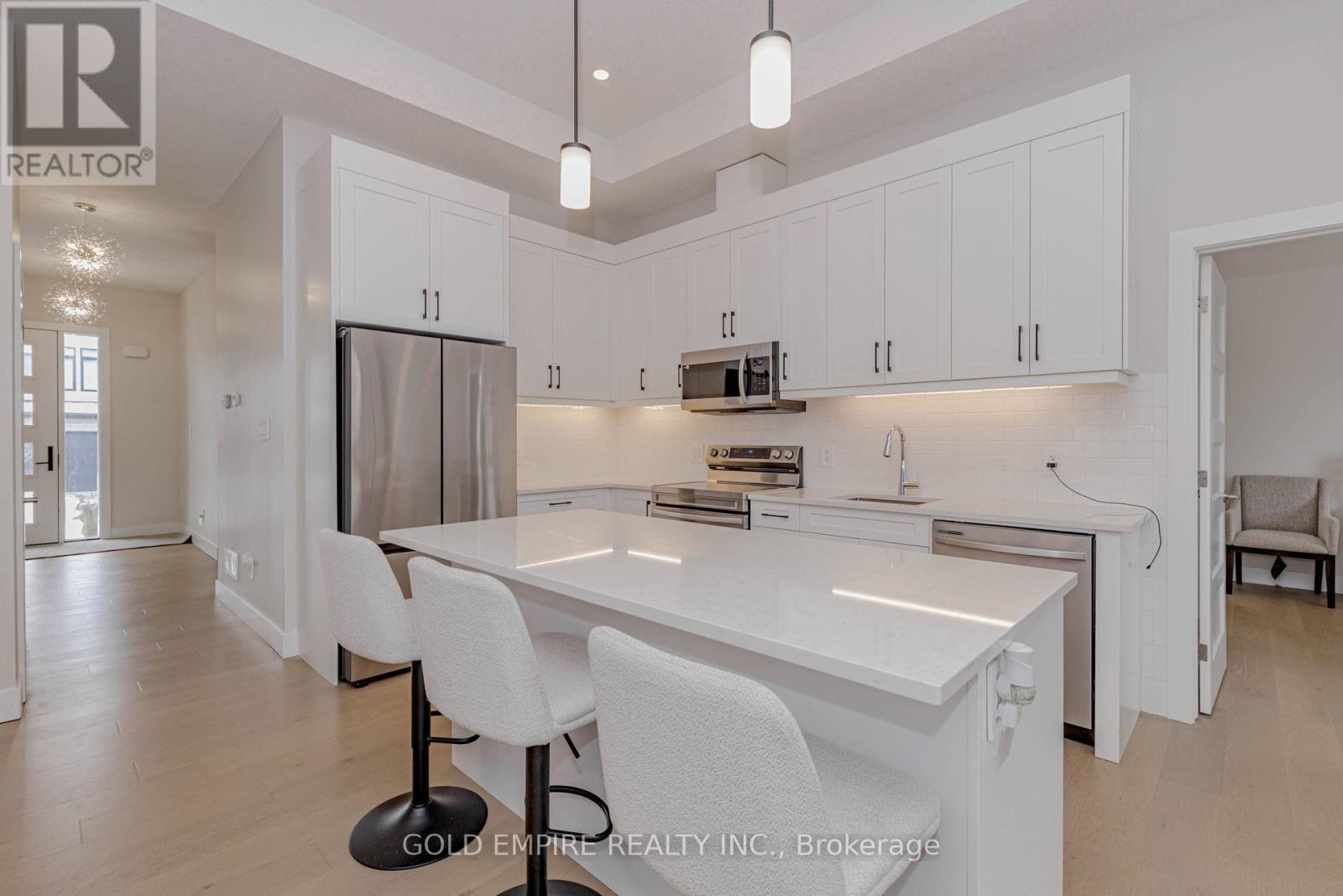 18 - 7966 Fallon Drive, Lucan Biddulph, Ontario  N0M 1V0 - Photo 11 - X12811332