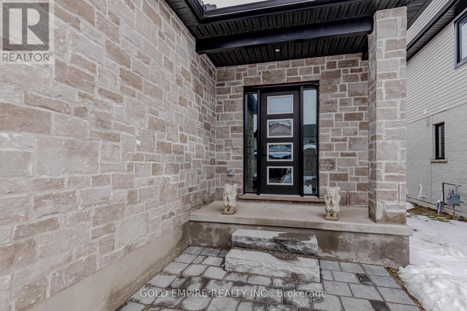 18 - 7966 Fallon Drive, Lucan Biddulph, Ontario  N0M 1V0 - Photo 4 - X12811332