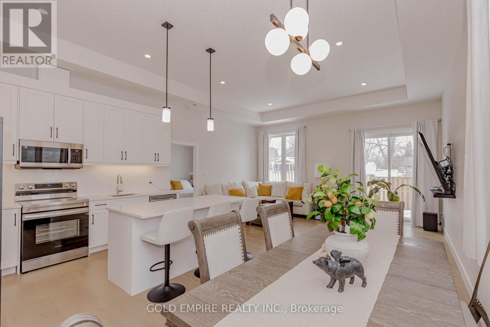 18 - 7966 Fallon Drive, Lucan Biddulph, Ontario  N0M 1V0 - Photo 9 - X12811332