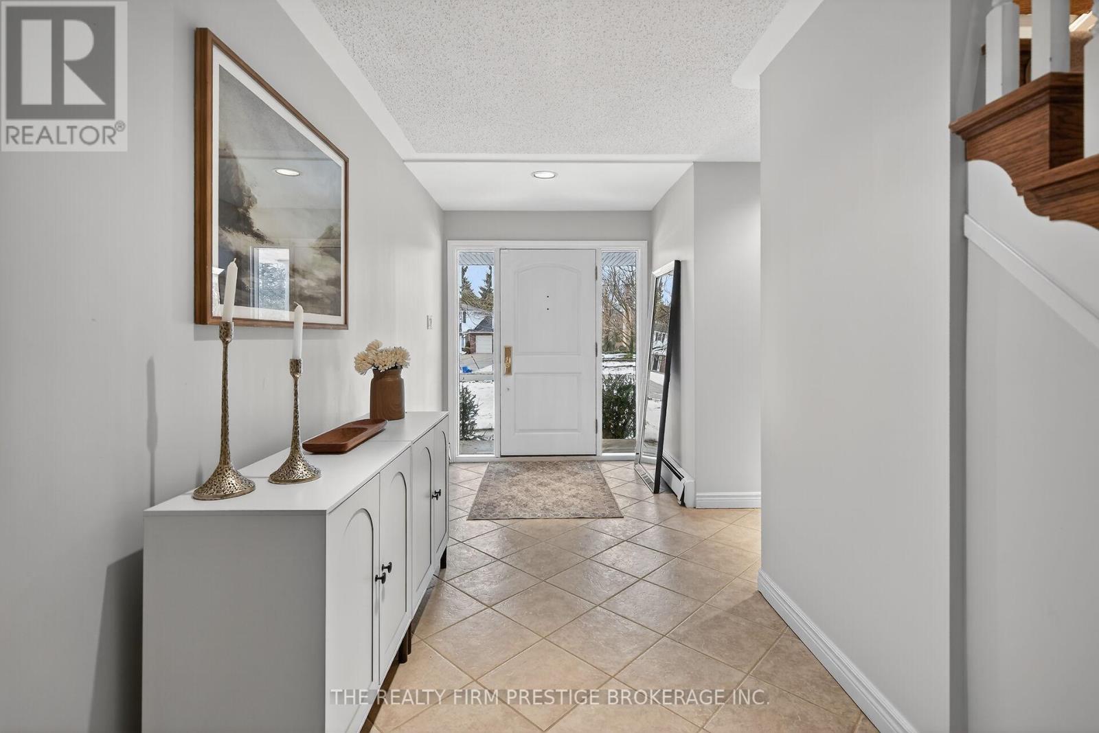 1597 Ryersie Road, London North, Ontario  N6G 2S2 - Photo 6 - X12811334