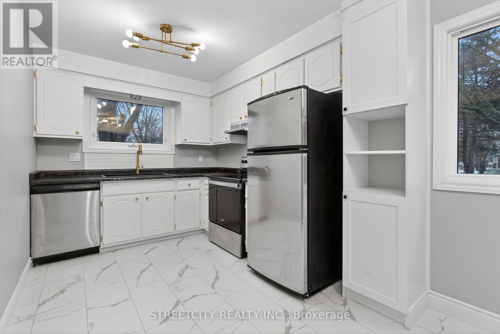 137 Monmore Road, London North, Ontario  N6G 2W7 - Photo 10 - X12811418