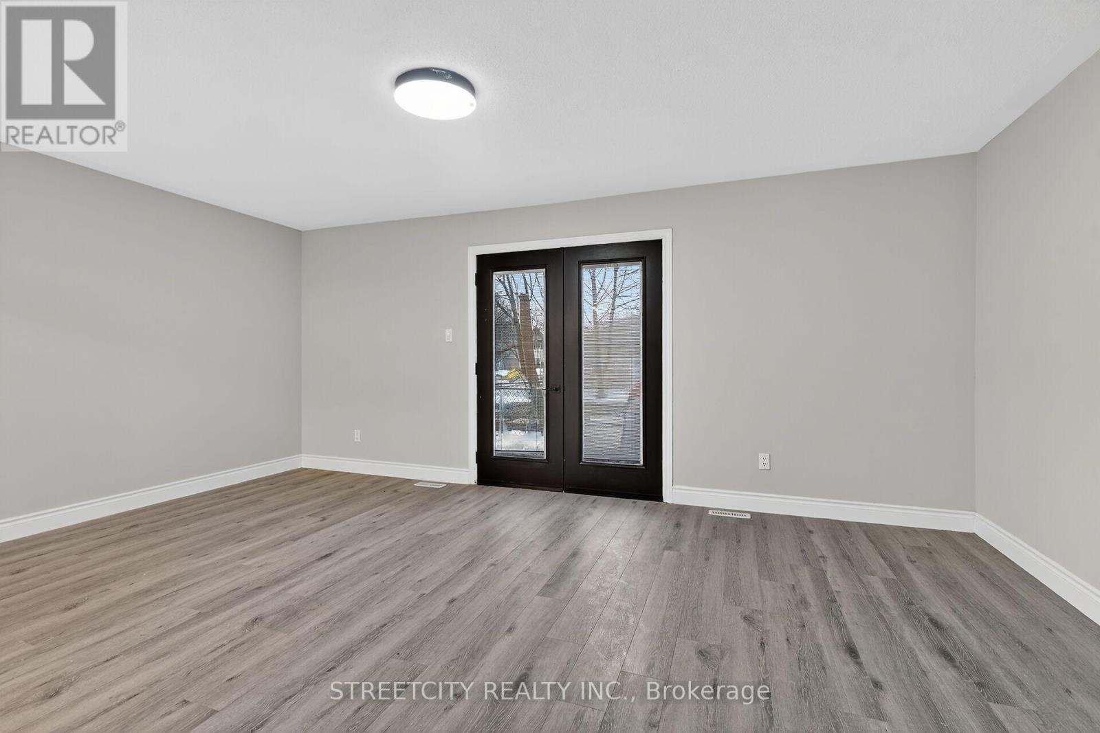 137 Monmore Road, London North, Ontario  N6G 2W7 - Photo 5 - X12811418