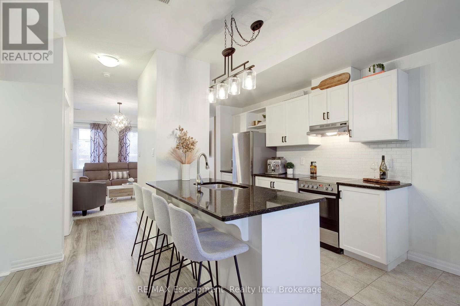 46 - 70 Plains Road W, Burlington, Ontario  L7T 1E8 - Photo 6 - W12811560