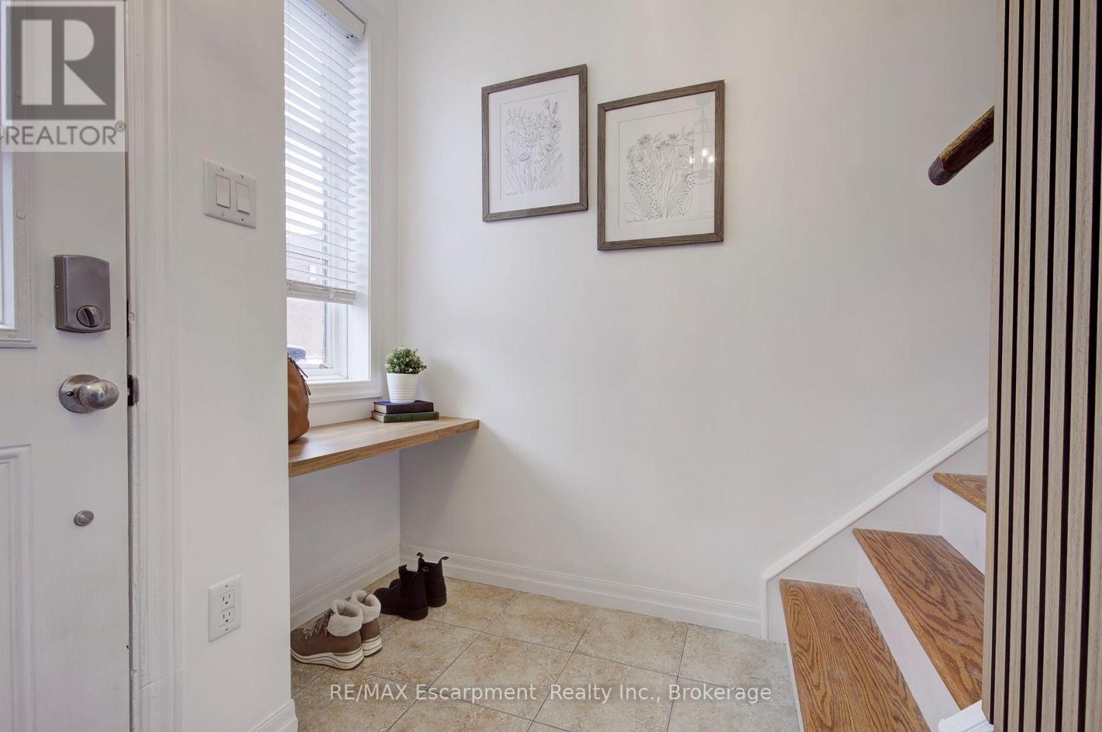 46 - 70 Plains Road W, Burlington, Ontario  L7T 1E8 - Photo 5 - W12811560