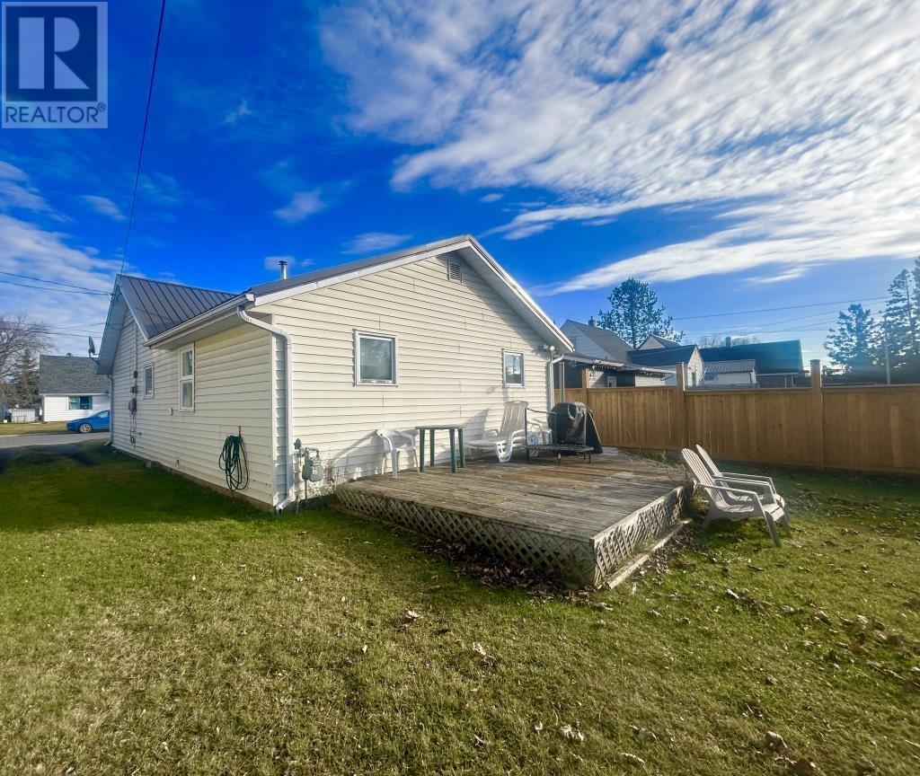 917 Phair Avenue, Fort Frances, Ontario  P9A 2M6 - Photo 2 - TB253546