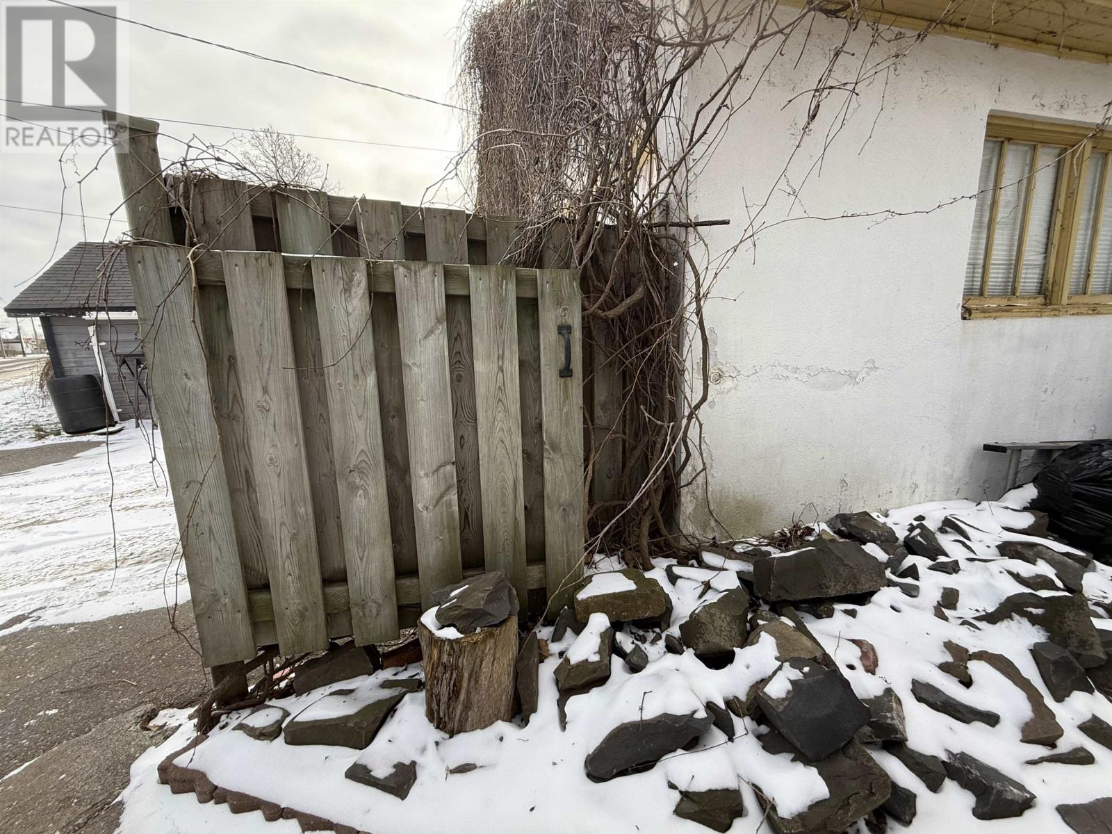 327 Robertson St, Thunder Bay, Ontario  P7C 2P1 - Photo 7 - TB253602