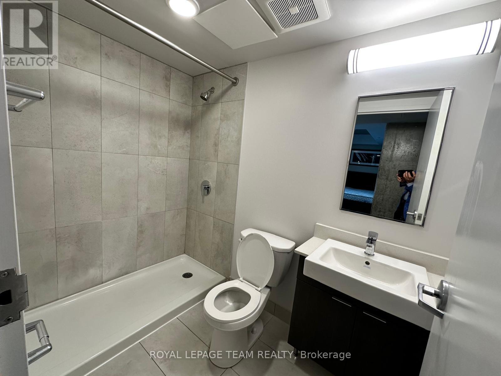 2201a - 105 Champagne Avenue S, Ottawa, Ontario  K1S 4P3 - Photo 3 - X12811388