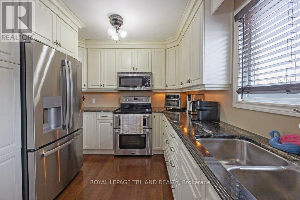 1212-1214-1218 Talbot Street, St. Thomas, Ontario  N5P 1G7 - Photo 11 - X12743118