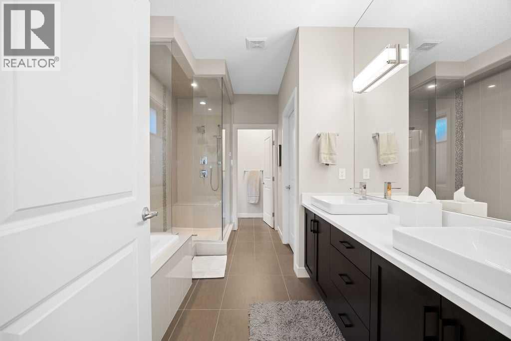 15 Cortina Villas Sw, Calgary, Alberta  T3H 0W8 - Photo 28 - A2286681