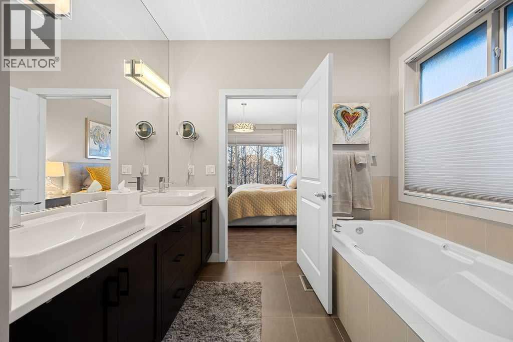 15 Cortina Villas Sw, Calgary, Alberta  T3H 0W8 - Photo 29 - A2286681