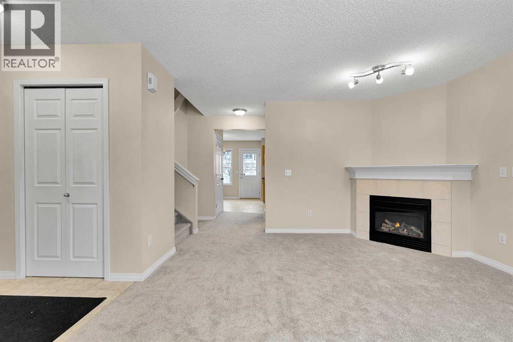 34 Royal Birch Villas Nw, Calgary, Alberta  T3G 5V2 - Photo 9 - A2287133