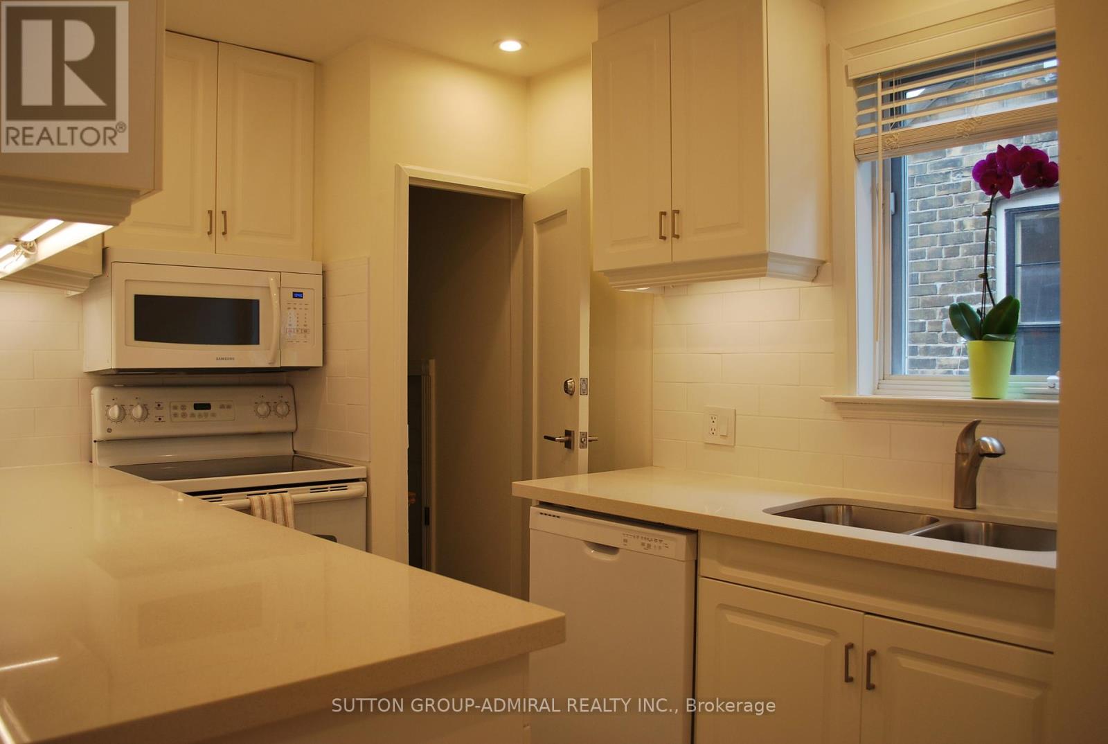 89 Rumsey Road, Toronto (Leaside), Ontario  M4G 1P1 - Photo 9 - C12811358