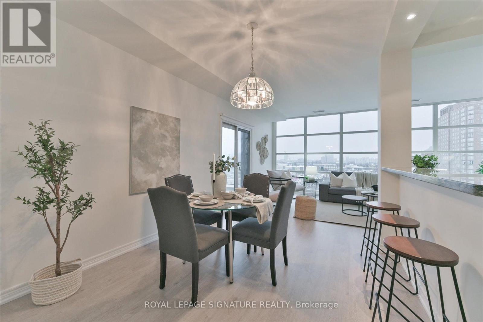 709 - 1 Leaside Park Drive, Toronto, Ontario  M4H 1R1 - Photo 6 - C12811396