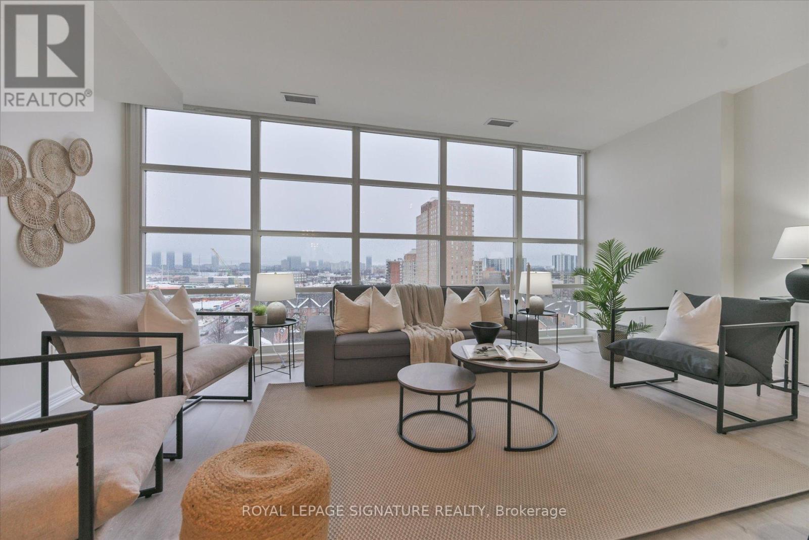 709 - 1 Leaside Park Drive, Toronto, Ontario  M4H 1R1 - Photo 9 - C12811396