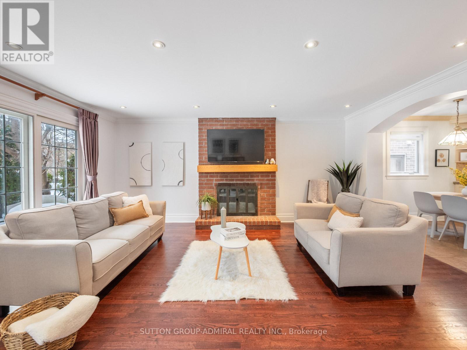 3 Larksong Court, Toronto, Ontario  M4A 2T5 - Photo 14 - C12811400