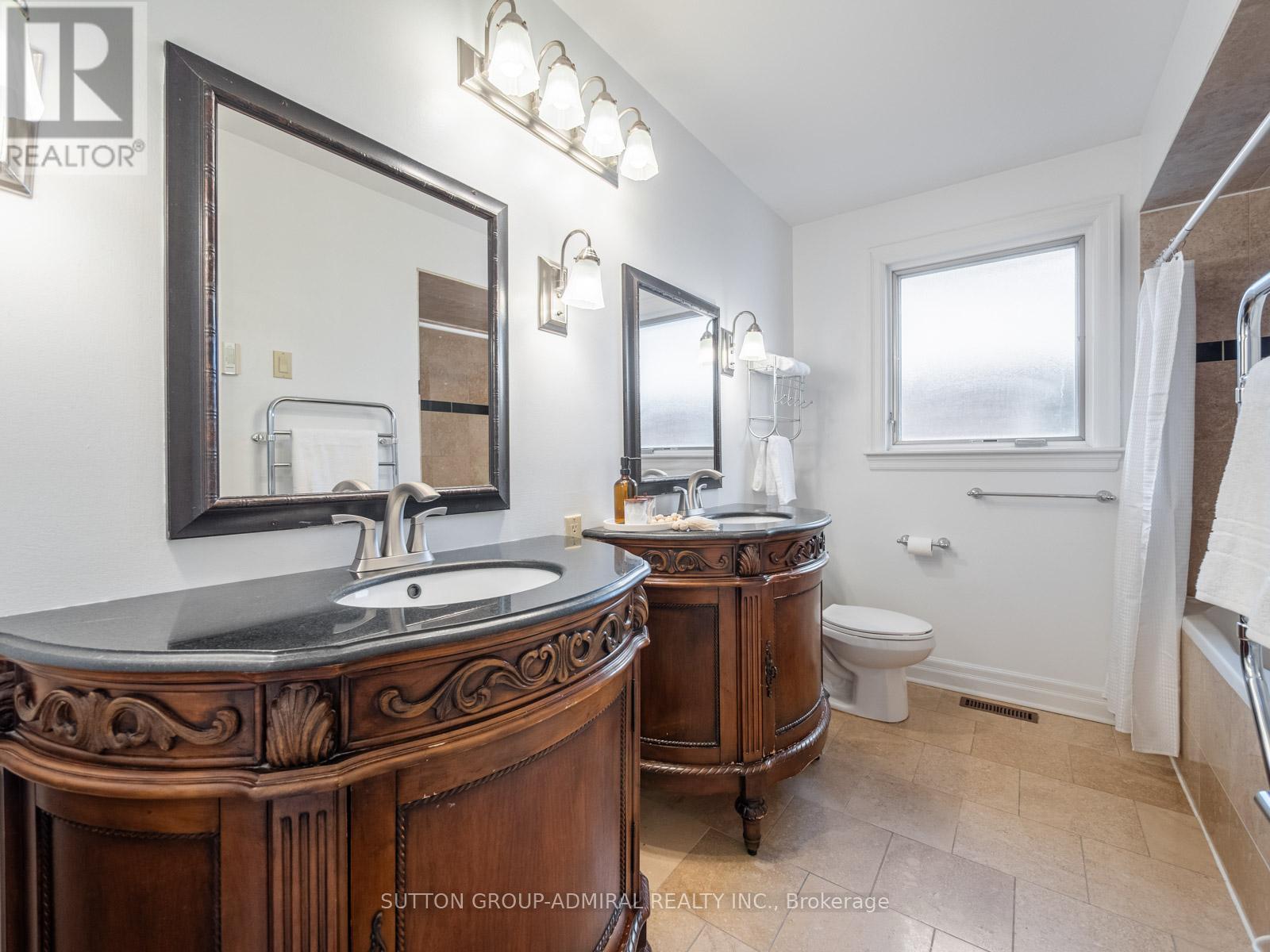 3 Larksong Court, Toronto, Ontario  M4A 2T5 - Photo 31 - C12811400