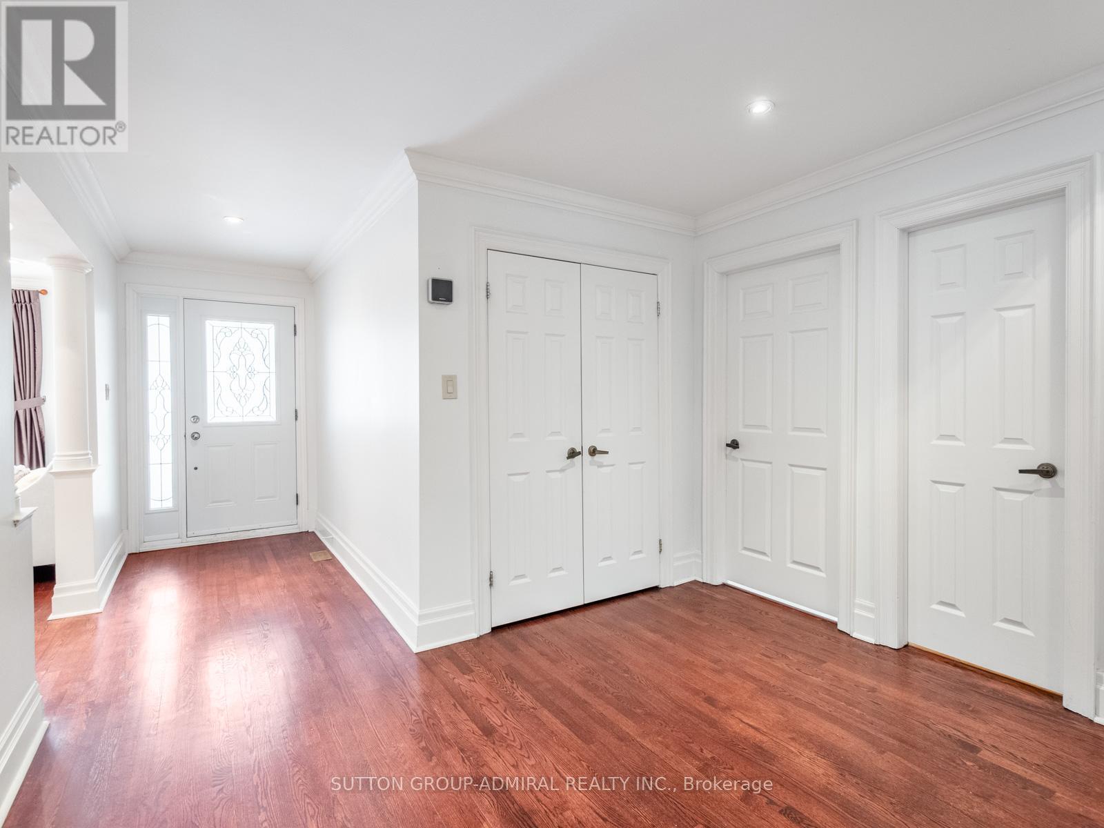 3 Larksong Court, Toronto, Ontario  M4A 2T5 - Photo 4 - C12811400