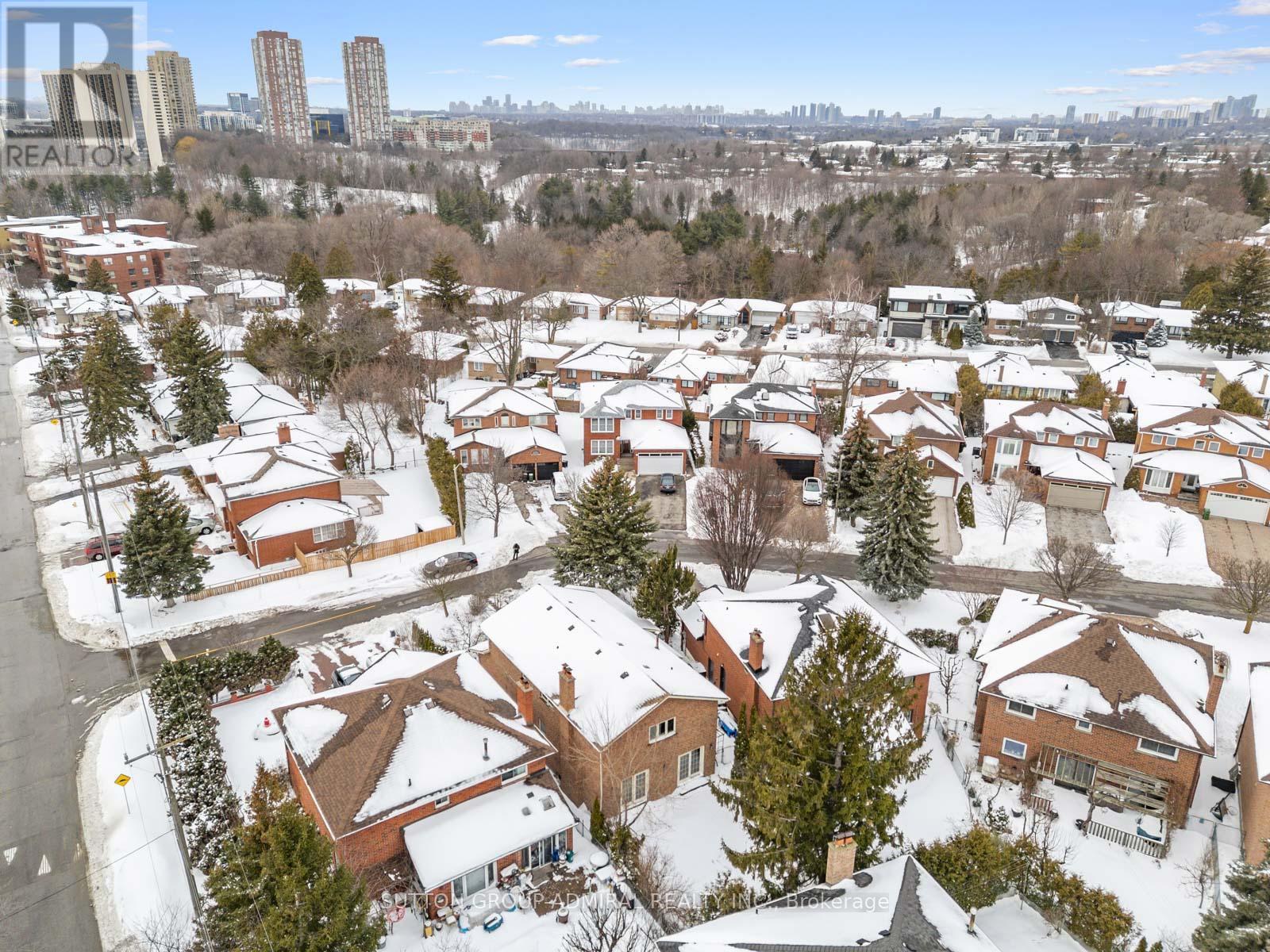 3 Larksong Court, Toronto, Ontario  M4A 2T5 - Photo 46 - C12811400