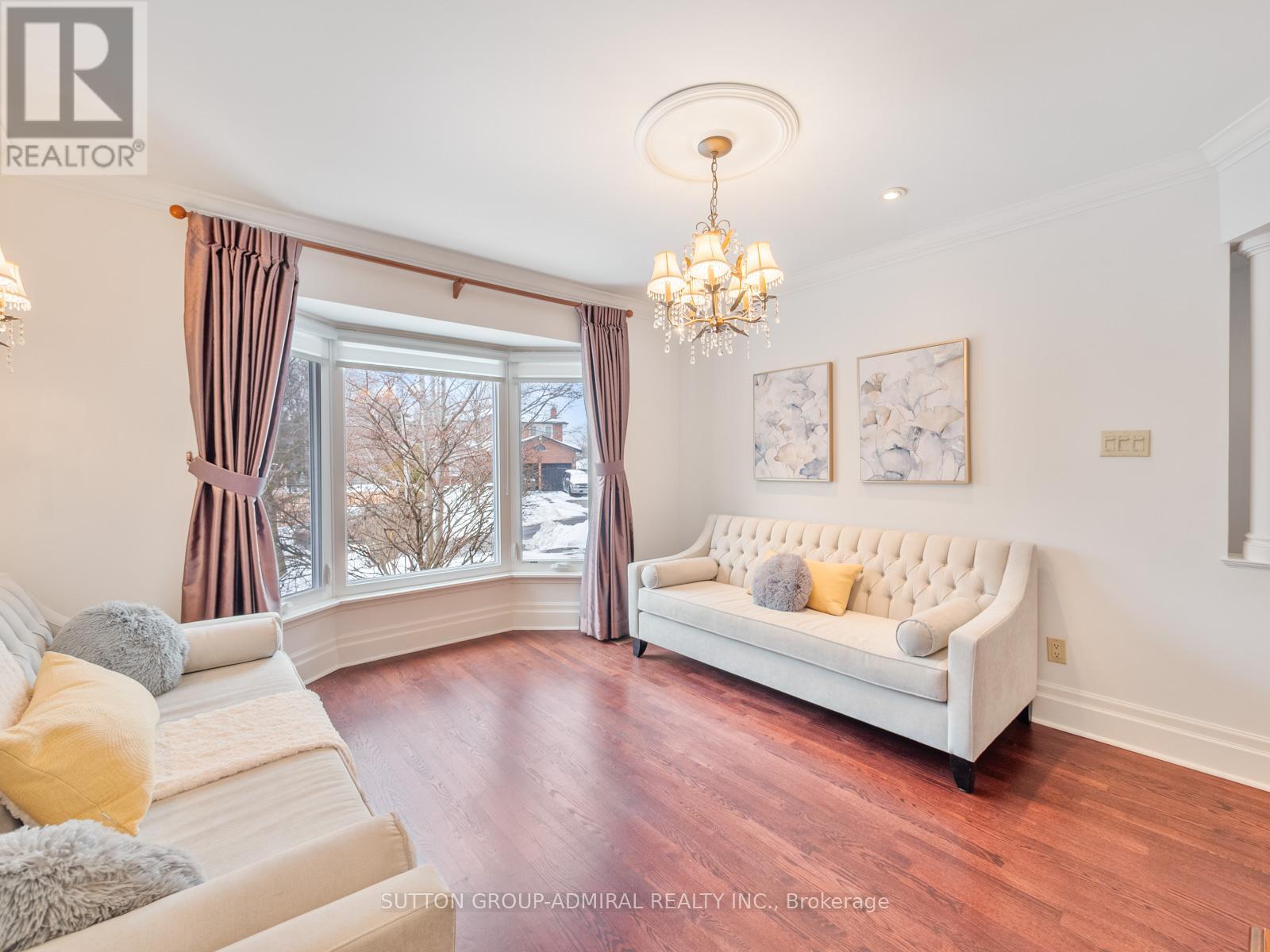 3 Larksong Court, Toronto, Ontario  M4A 2T5 - Photo 6 - C12811400