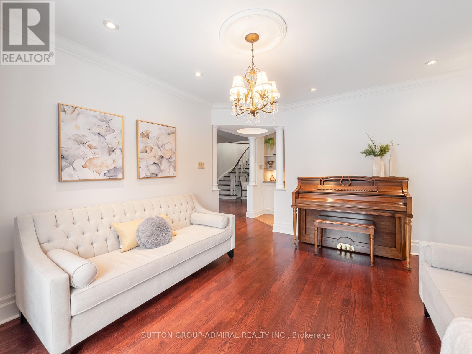 3 Larksong Court, Toronto, Ontario  M4A 2T5 - Photo 7 - C12811400