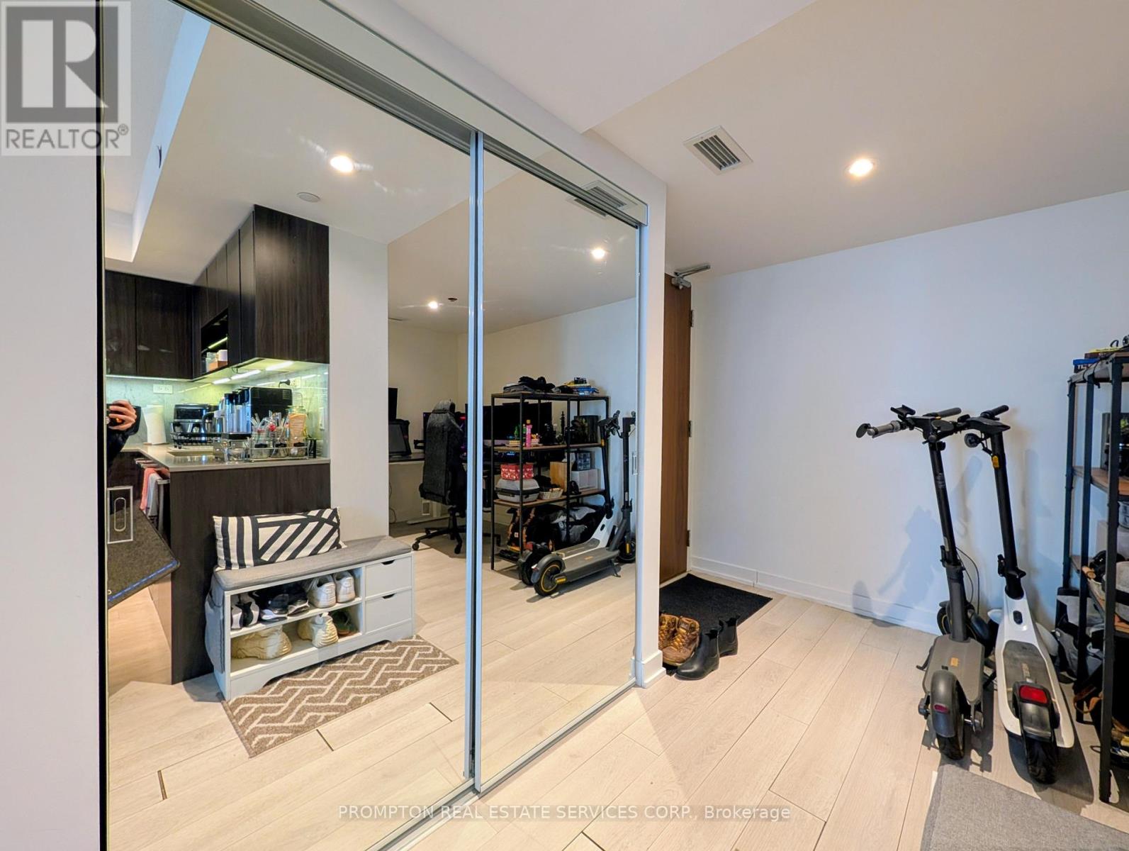 2801 - 70 Queens Wharf Road, Toronto, Ontario  M5V 0J2 - Photo 14 - C12811414