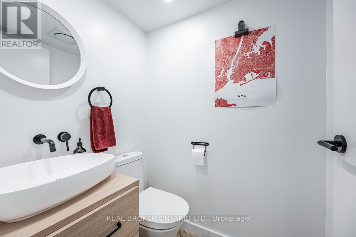 2501 - 10 Yonge Street, Toronto, Ontario  M5E 1R4 - Photo 15 - C12811436