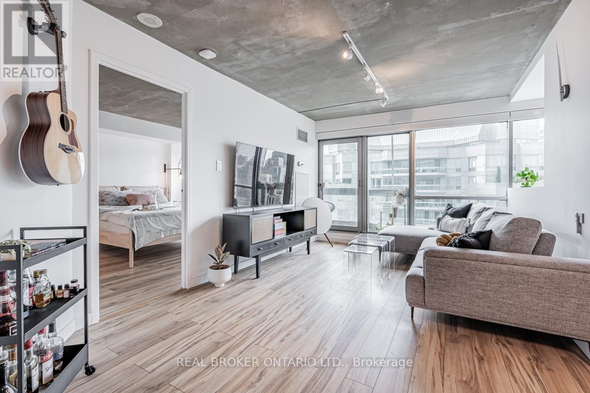 2501 - 10 Yonge Street, Toronto, Ontario  M5E 1R4 - Photo 2 - C12811436