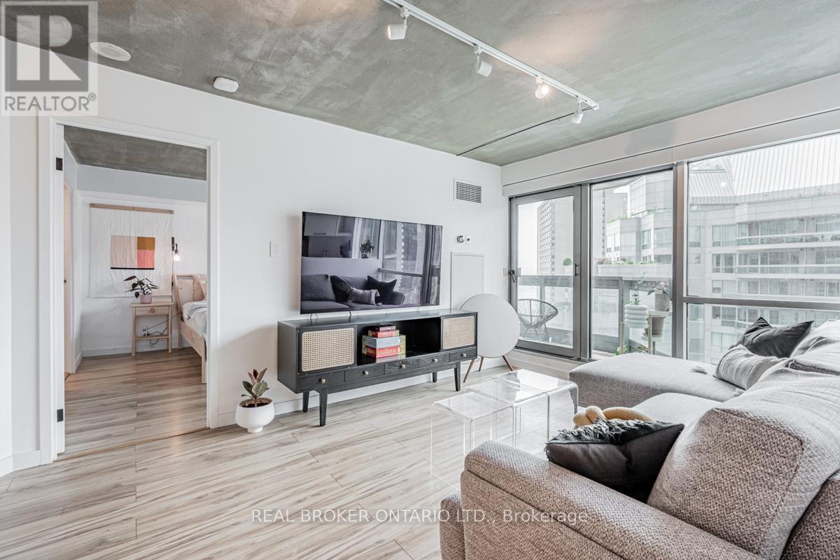 2501 - 10 Yonge Street, Toronto, Ontario  M5E 1R4 - Photo 3 - C12811436