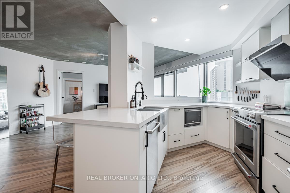 2501 - 10 Yonge Street, Toronto, Ontario  M5E 1R4 - Photo 7 - C12811436