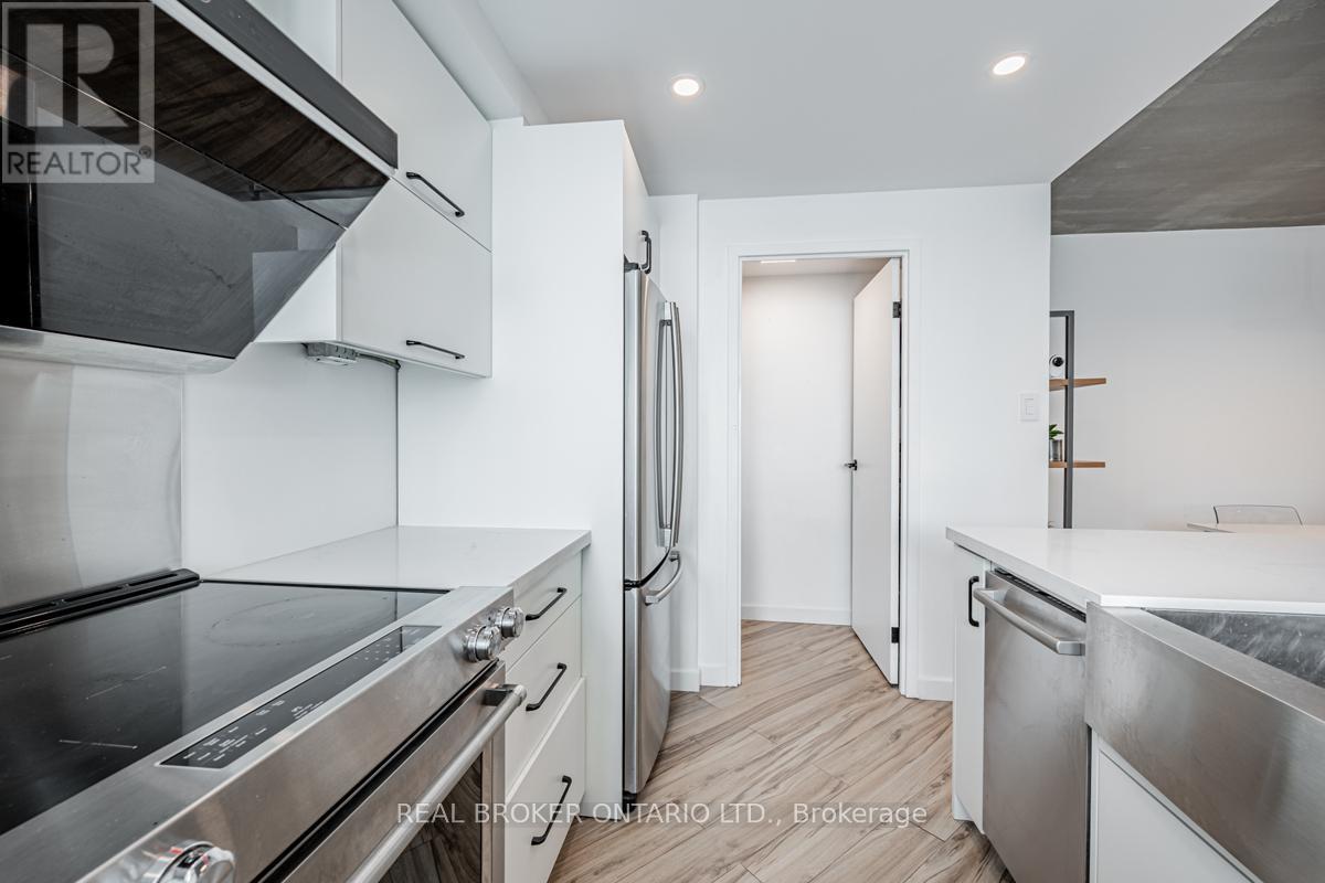 2501 - 10 Yonge Street, Toronto, Ontario  M5E 1R4 - Photo 9 - C12811436