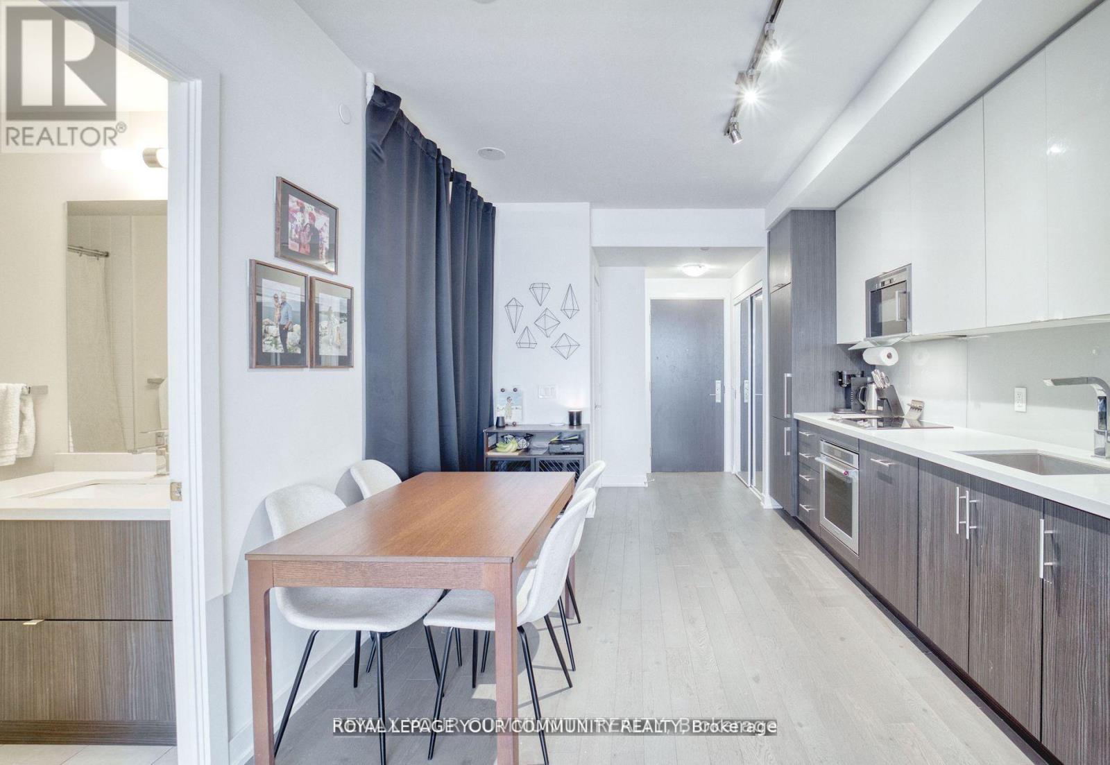 1711 - 330 Richmond Street W, Toronto, Ontario  M5V 1X2 - Photo 10 - C12811502