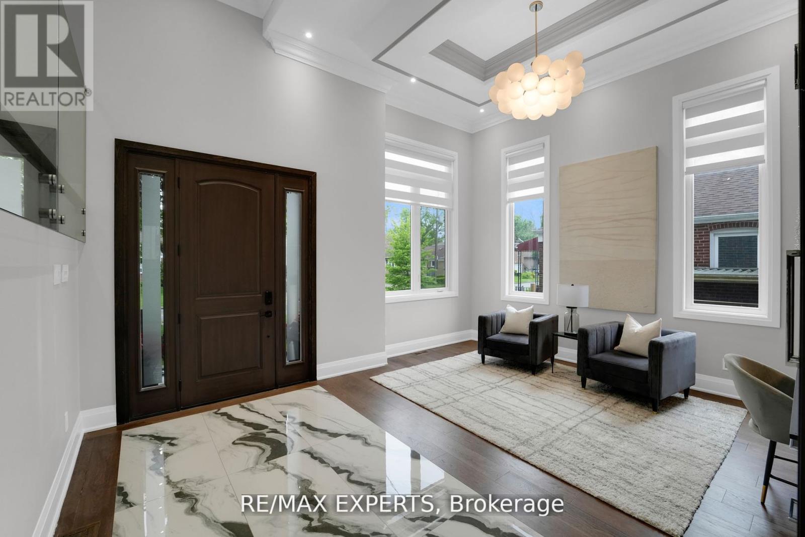 92 Churchill Avenue, Toronto, Ontario  M2N 1Z1 - Photo 4 - C12811524