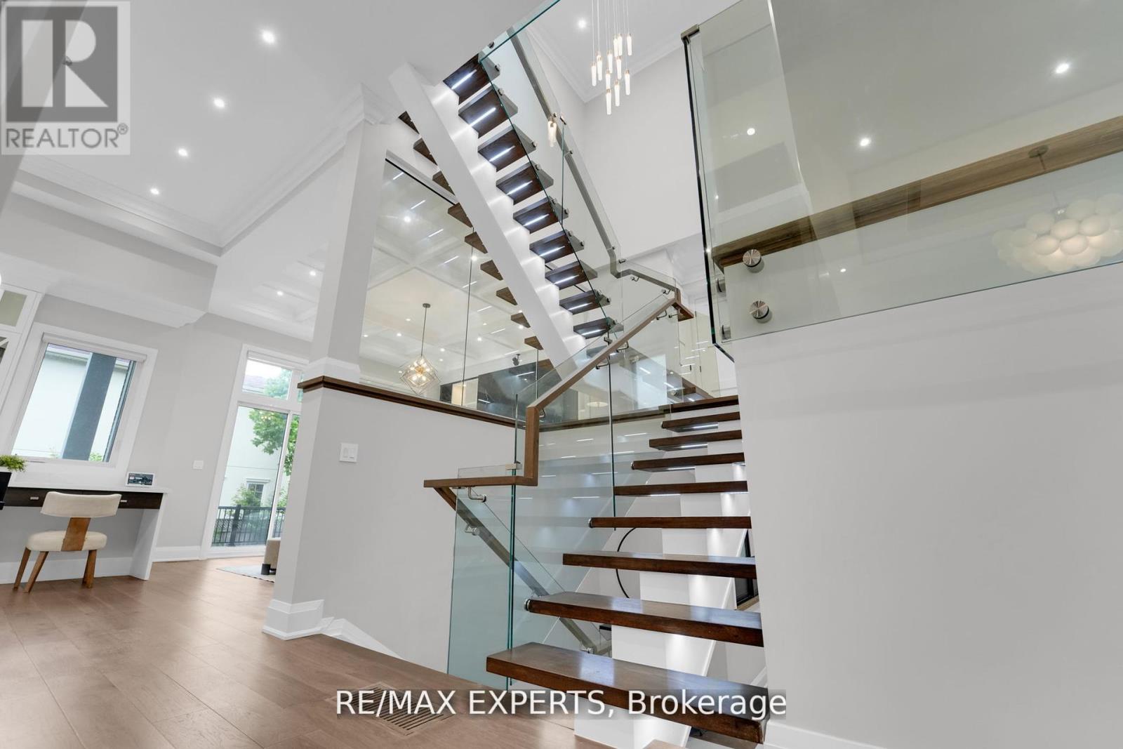 92 Churchill Avenue, Toronto, Ontario  M2N 1Z1 - Photo 7 - C12811524