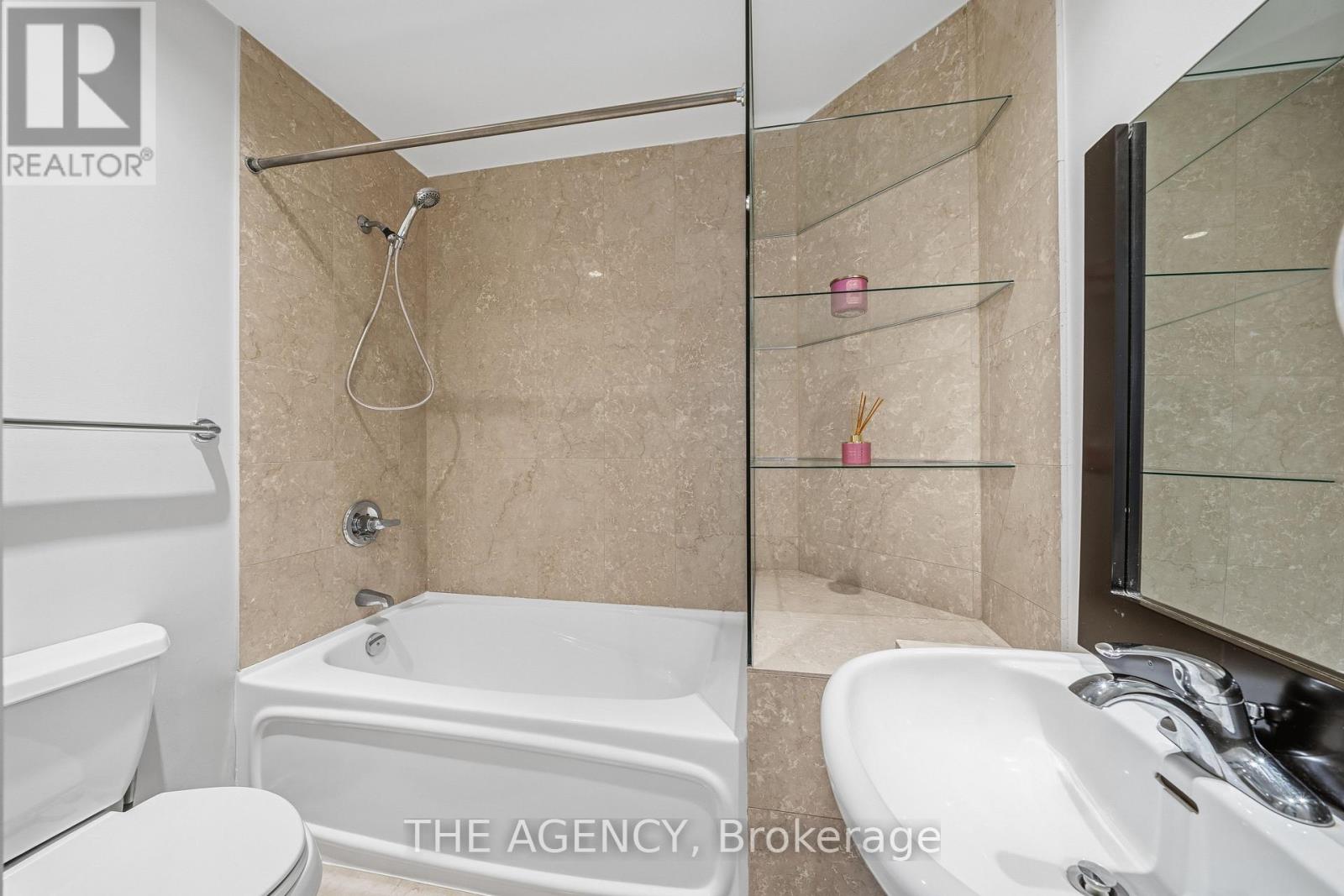 3311 - 208 Queens Quay Sw, Toronto, Ontario  M5J 2Y5 - Photo 13 - C12811566