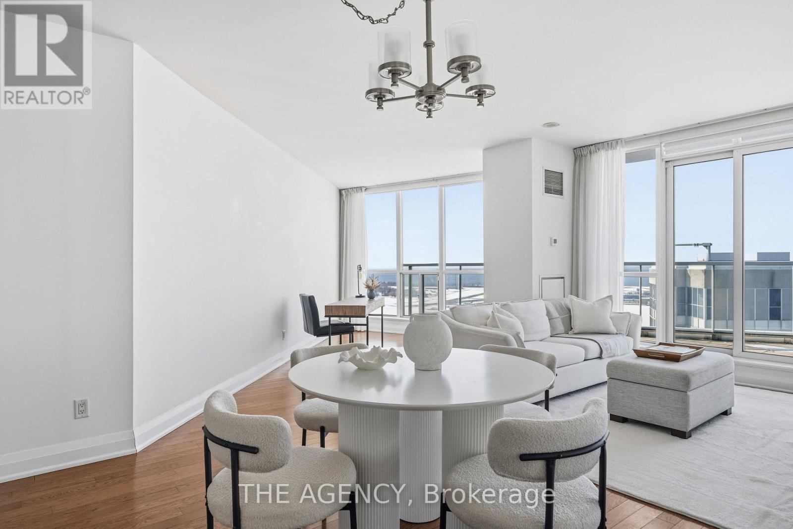 3311 - 208 Queens Quay Sw, Toronto, Ontario  M5J 2Y5 - Photo 5 - C12811566