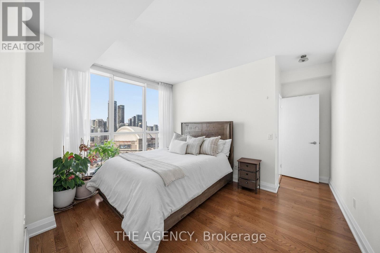 3311 - 208 Queens Quay Sw, Toronto, Ontario  M5J 2Y5 - Photo 8 - C12811566