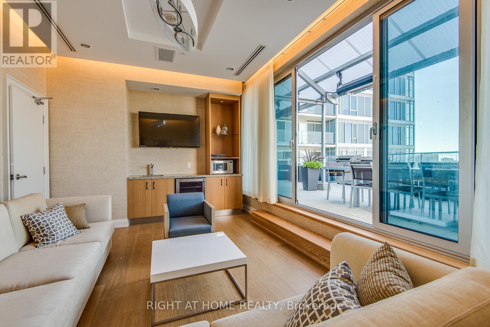 203w - 565 Wilson Avenue, Toronto, Ontario  M3H 5Y6 - Photo 11 - C12811594