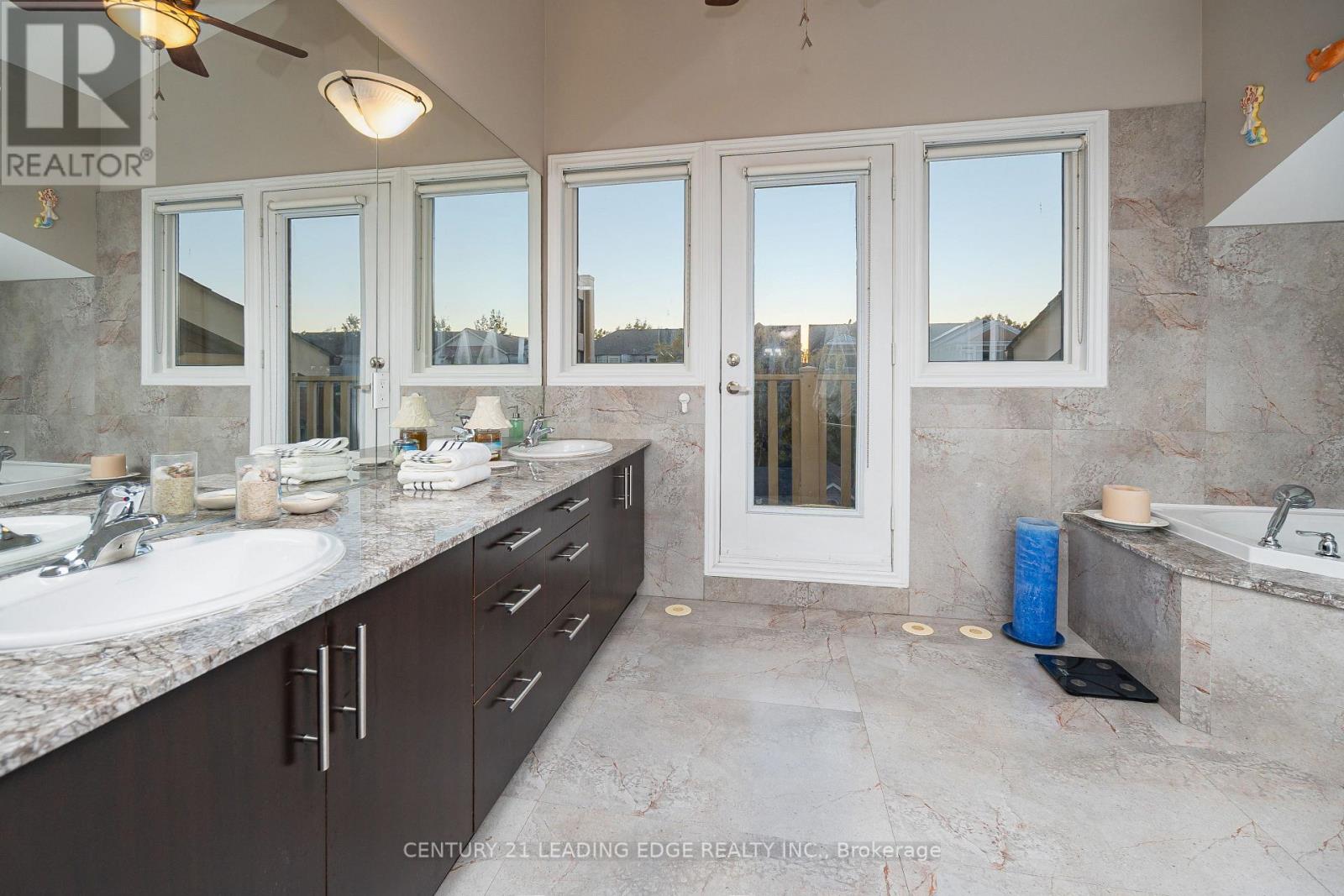 82 Woodbine Avenue, Toronto, Ontario  M4L 2A2 - Photo 22 - E12811420