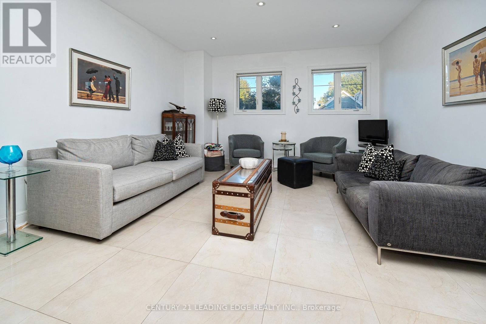 82 Woodbine Avenue, Toronto, Ontario  M4L 2A2 - Photo 5 - E12811420