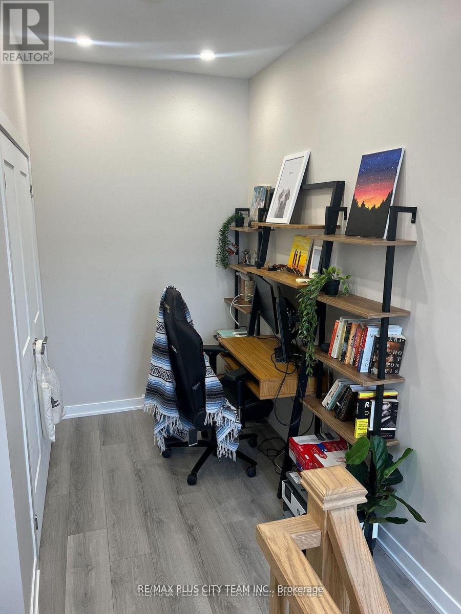 307 - 485 Logan Avenue, Toronto, Ontario  M4M 2P5 - Photo 11 - E12811500