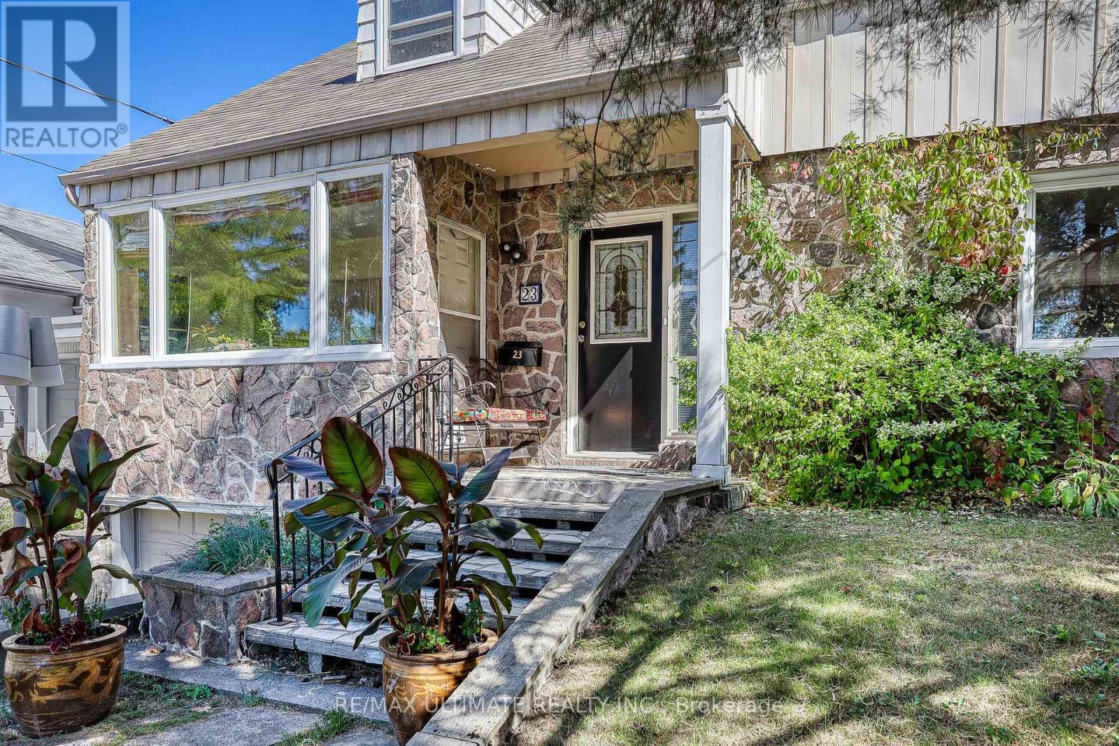 23 Westcroft Drive, Toronto, Ontario  M1E 3A2 - Photo 3 - E12811536